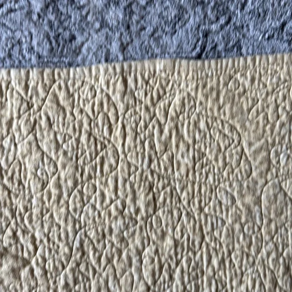 Hand made flannel quilt - Picture 10 of 11